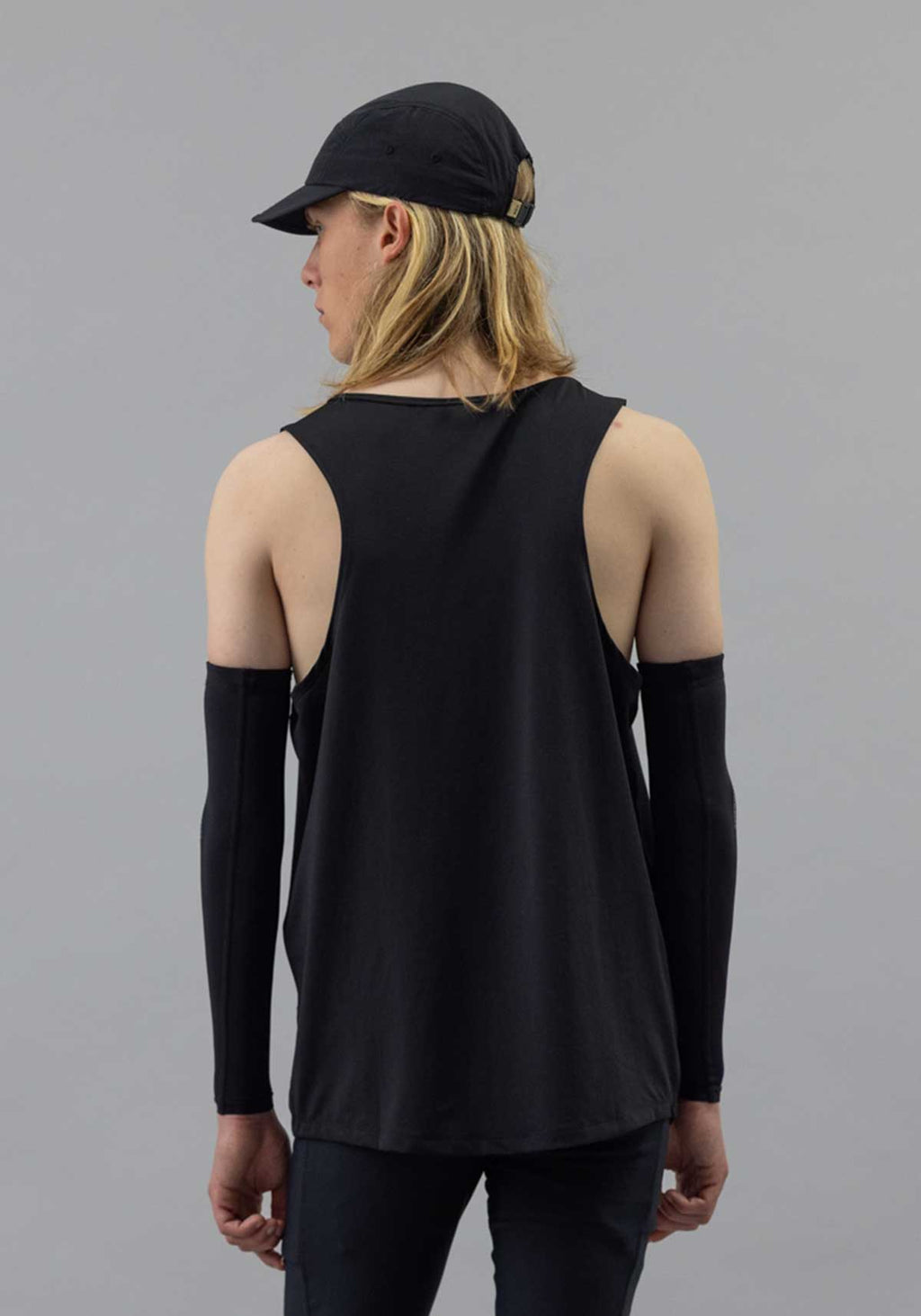 DOXA RUN ApS MENS RERUN SINGLET Singlet Black 02