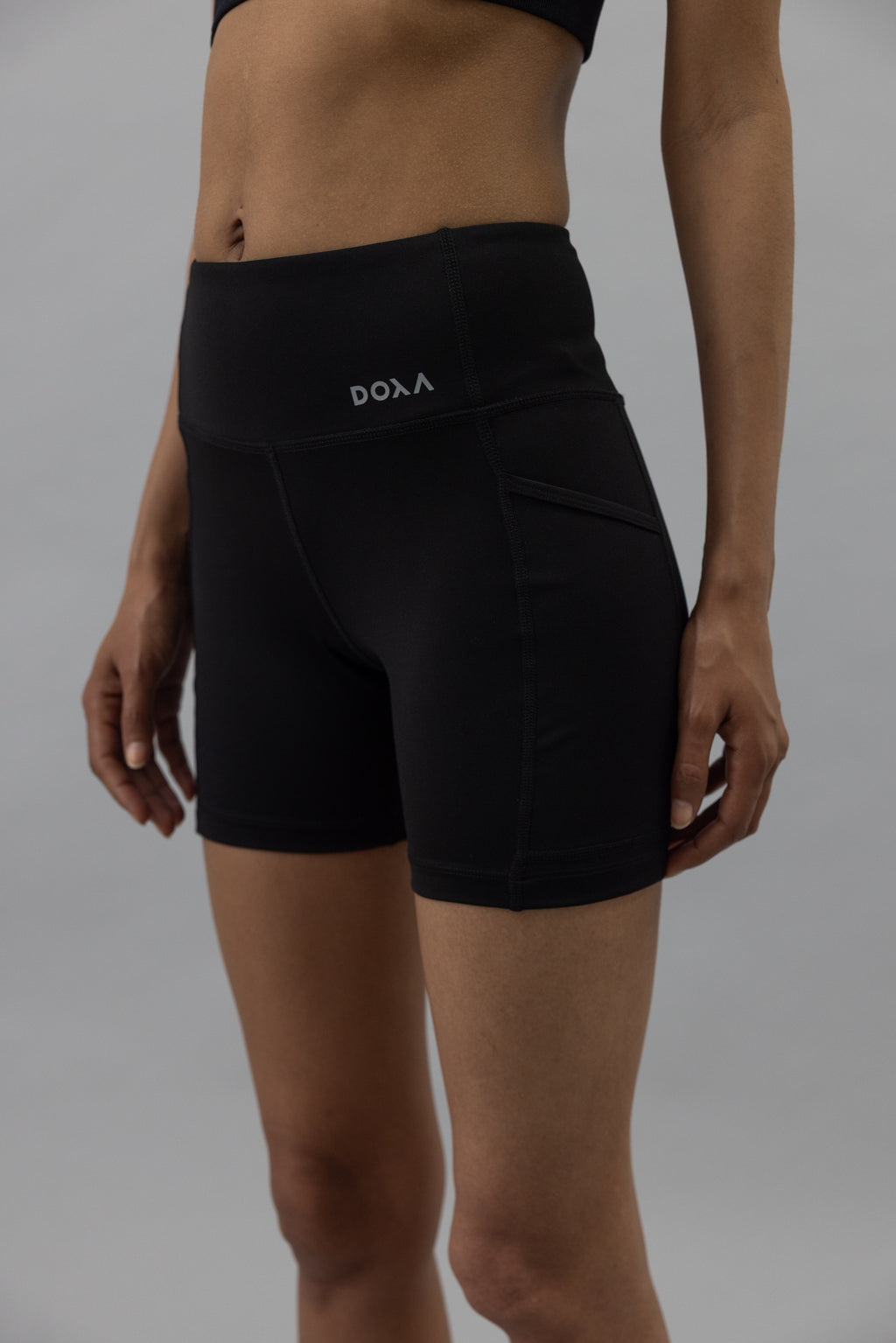 DOXA RUN ApS WOMENS RERUN HALF TIGHTS 5¨ Tights Black 02