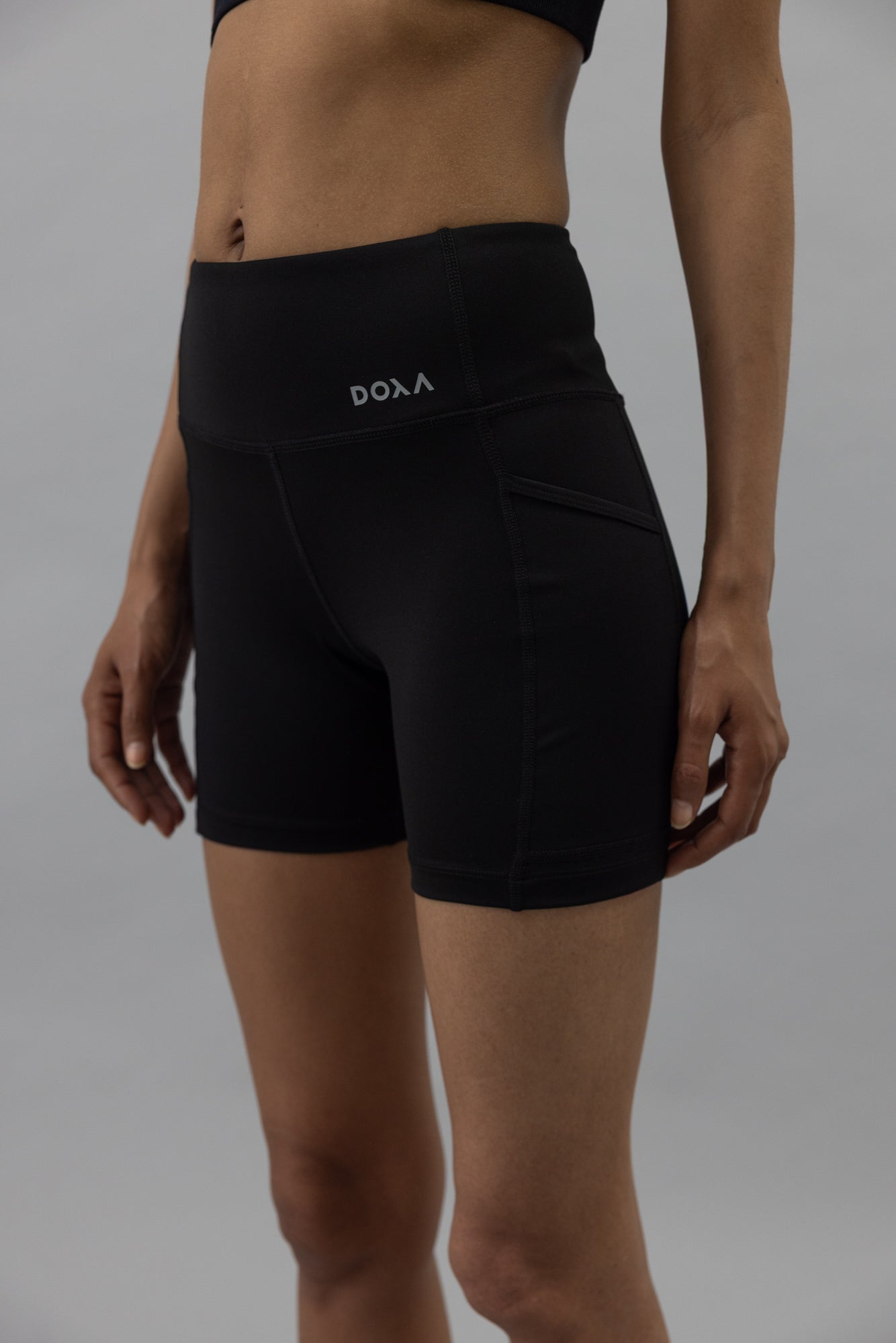 DOXA RUN ApS WOMENS RERUN HALF TIGHTS 5¨ Tights Black 02
