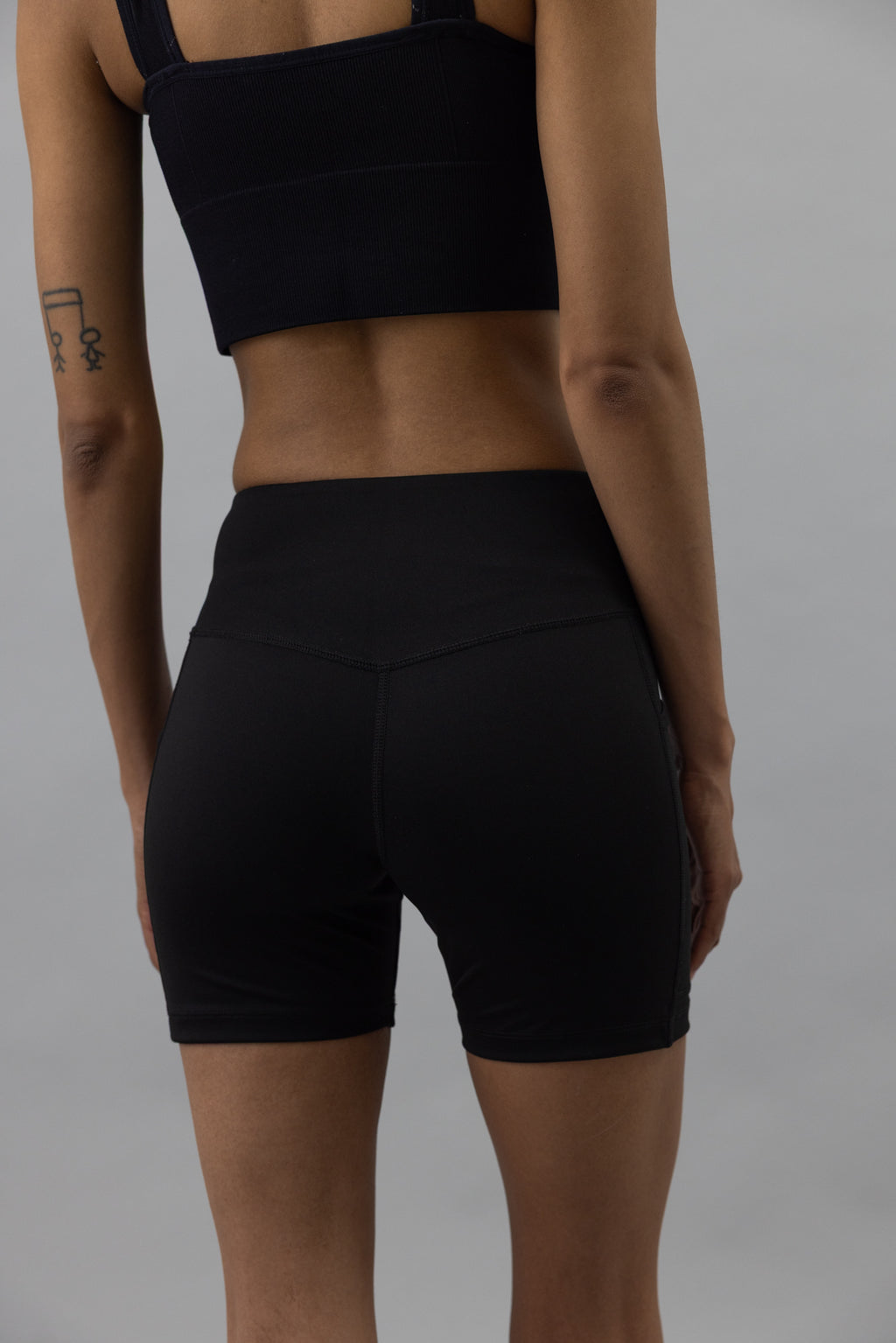 DOXA RUN ApS WOMENS RERUN HALF TIGHTS 5¨ Tights Black 02