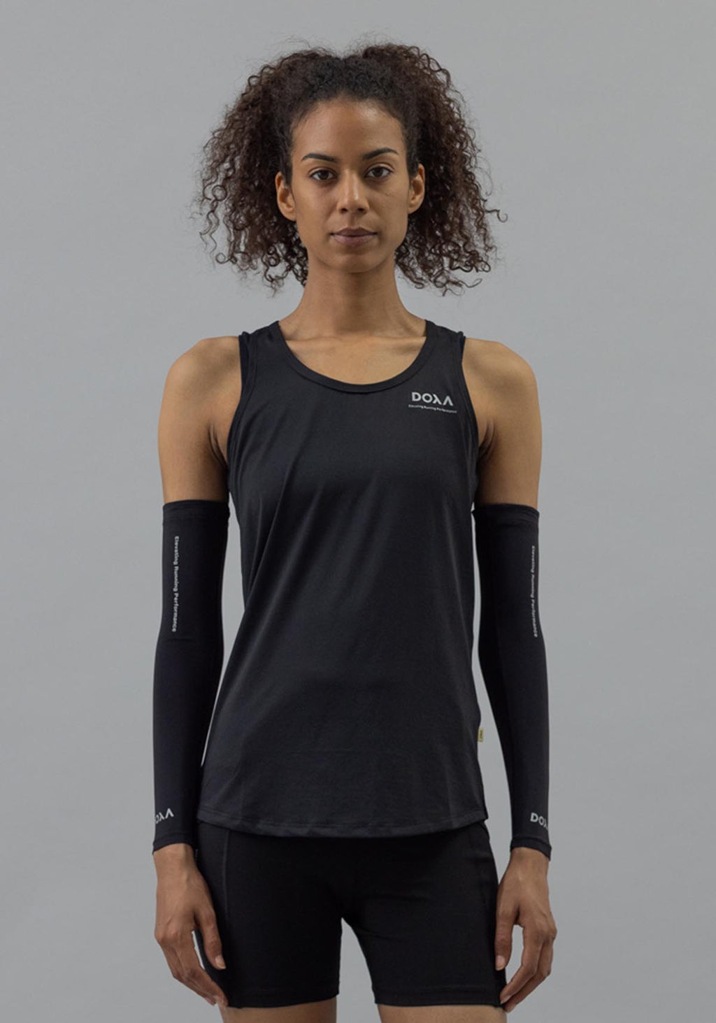 DOXA RUN ApS WOMENS RERUN SINGLET Singlet Black 02