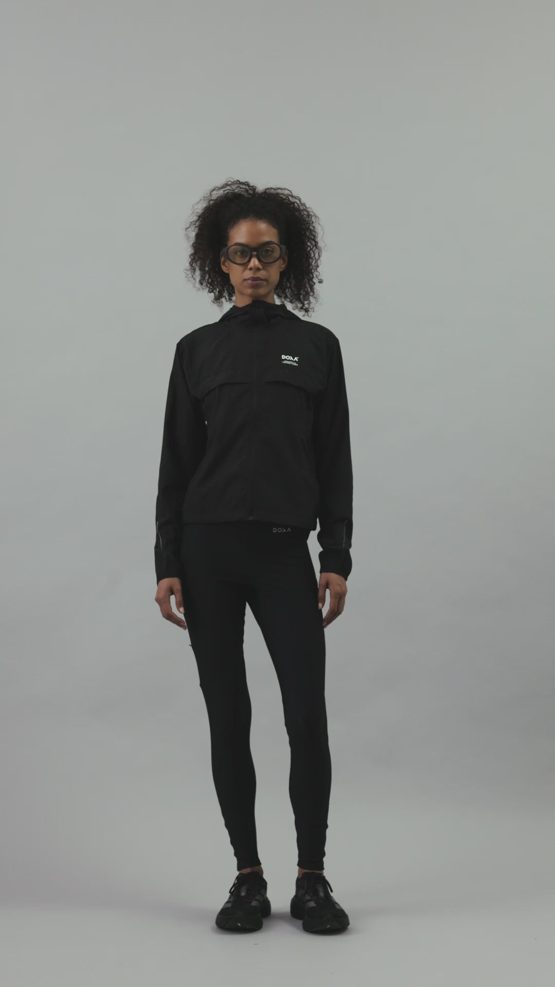 DOXA RUN ApS WOMENS RERUN HOOD JACKET Jacket Black 02